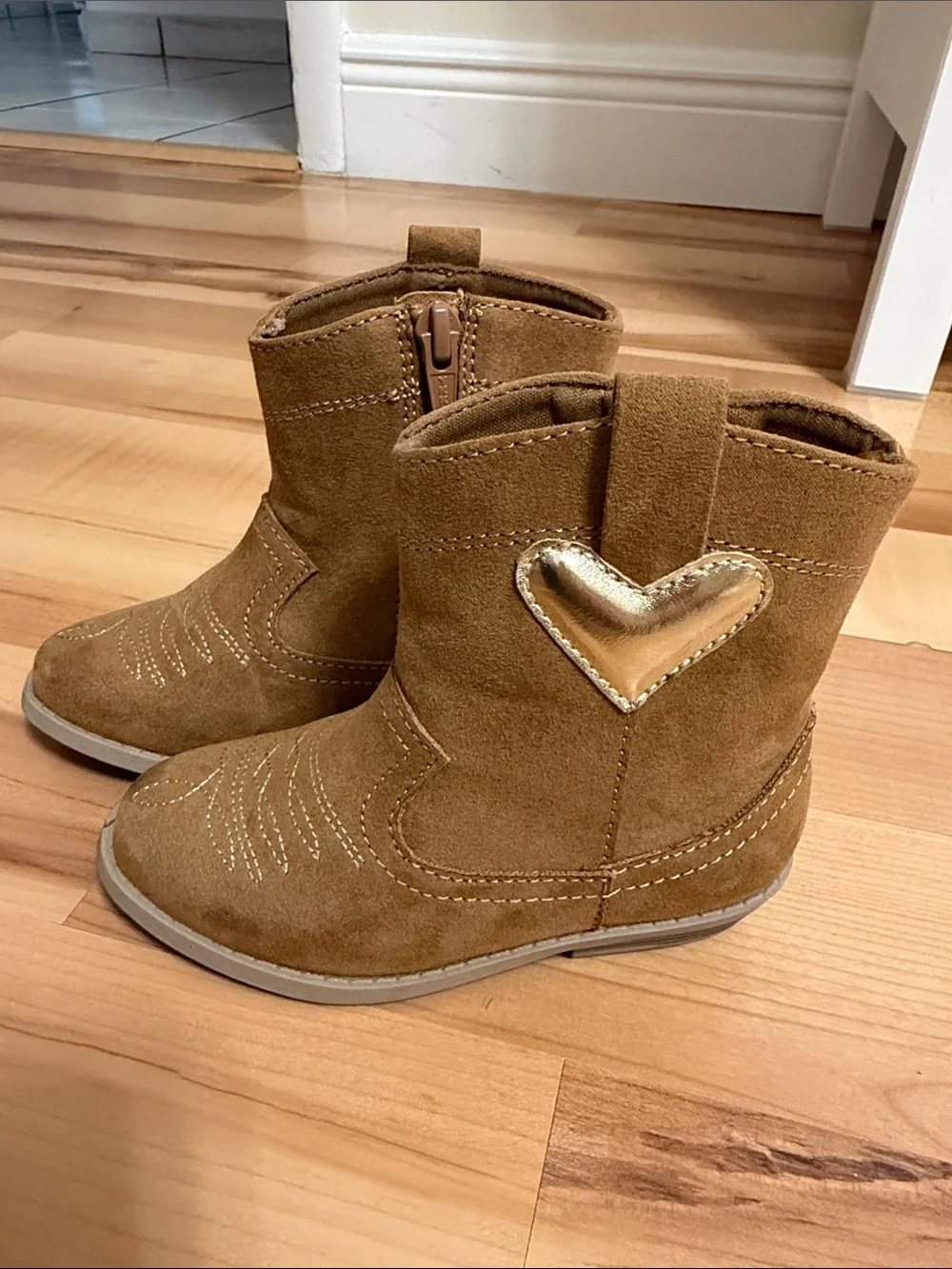 Old Navy Tan Suede-Look Kids Boots with Gold Heart